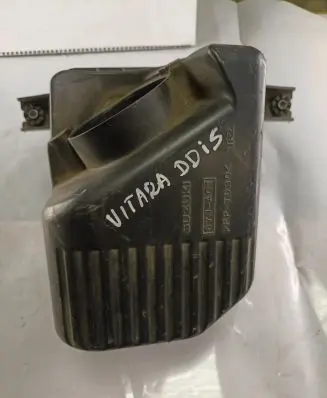 Suzuki Grand Vitara II Air filter box 67JA01 6A07