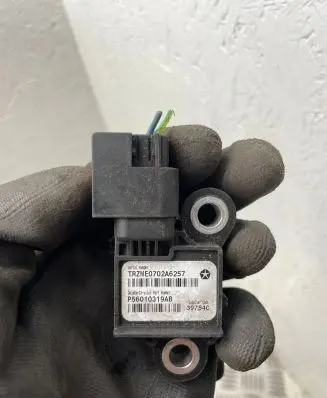 Jeep Grand Cherokee (WJ) Airbag deployment crash/impact sensor P56010319AB 39754C TRFME070AA6257