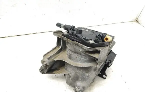 Peugeot 508 RXH Fuel filter housing 9813802280 1040354S02 9683199680