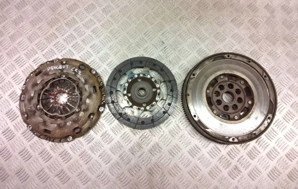 Peugeot RCZ Clutch set kit 9686915580