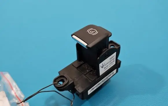 Maserati Quattroporte Handbrake/parking brake auto hold switch 670110722 IMPRK1535666