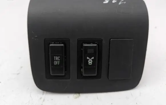 Toyota Corolla Verso AR10 A set of switches 588210F010
