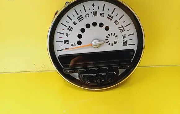 Mini One - Cooper Clubman R55 Speedometer (instrument cluster) 923243002