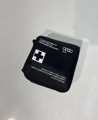 Audi Q5 SQ5 First aid kit 8J7860282