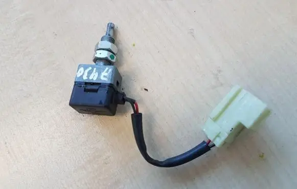 Hyundai Tucson JM Brake pedal sensor switch 9384038000 93840-38000
