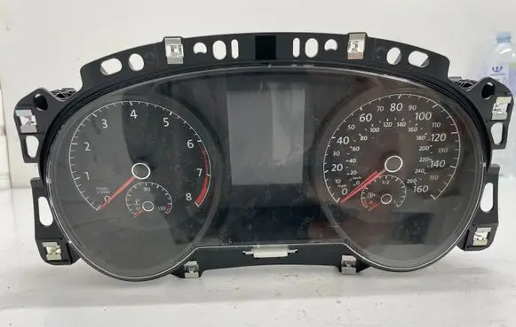 Volkswagen Golf Sportsvan Speedometer (instrument cluster) 517920940C