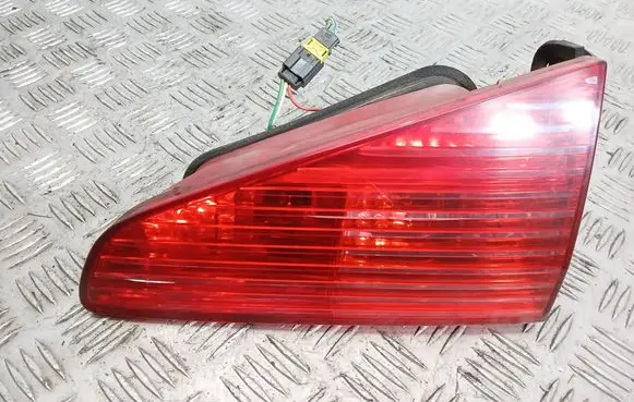 Peugeot 607 Tailgate rear/tail lights 
