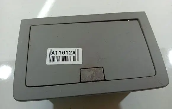 Opel Vectra C Glove box 312970100