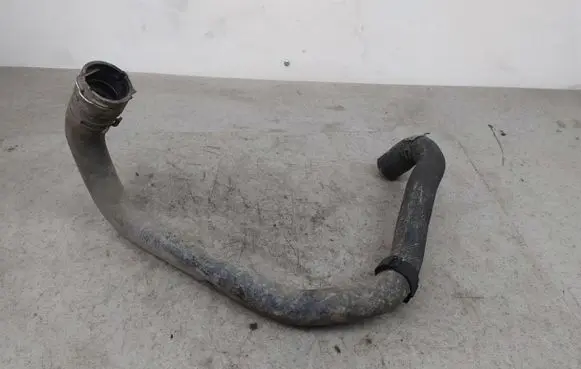 Volkswagen PASSAT B6 Engine coolant pipe/hose