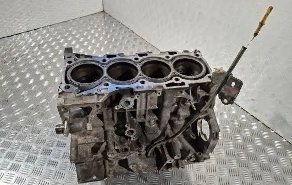 Toyota Corolla Verso AR10 Engine block 114000R020 21E23106