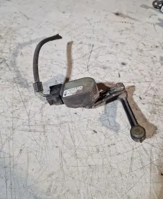 Headlight/headlamp level sensor