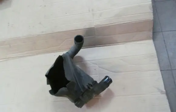 Audi A4 S4 B5 8D Mass air flow meter 0281002216