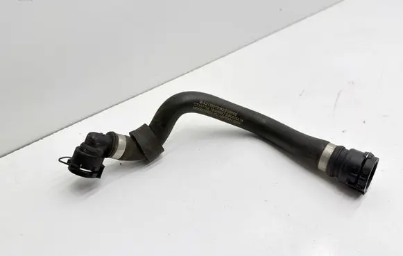 Engine coolant pipe/hose