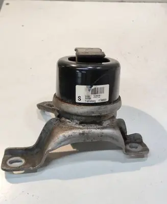 Volvo V60 Engine mount bracket 31375722 F7008001