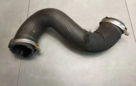 Peugeot 3008 I Intercooler hose/pipe