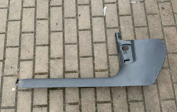 Front sill trim cover
