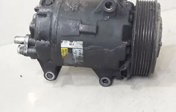 Renault Megane II Air conditioning (A/C) compressor (pump) 8200309193