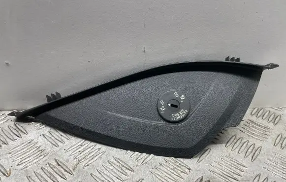 BMW 4 F32 F33 Dashboard side end trim 9218553 9196886