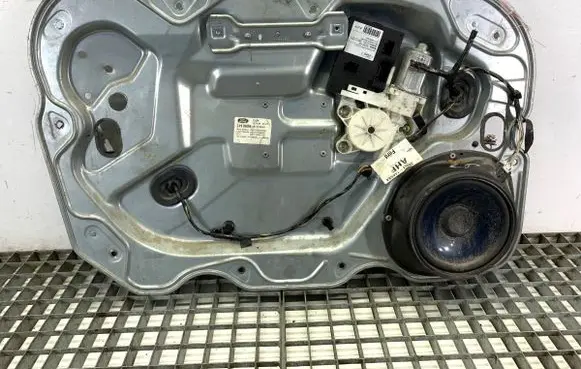 Ford Focus C-MAX Front door window regulator with motor 