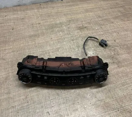 Mercedes-Benz CLS C219 Climate control unit A2198300585 HW4104 00023605