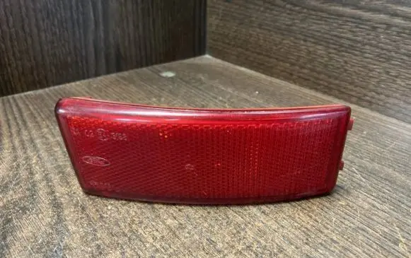 Ford C-MAX I Third/center stoplight 3M5113B414AB