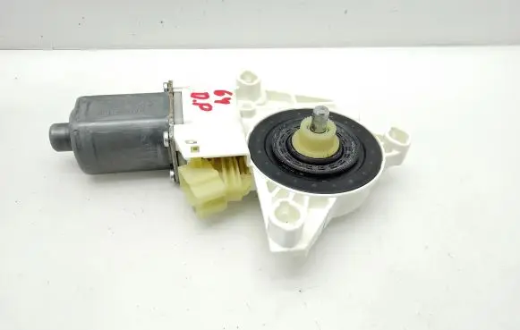 Mercedes-Benz ML W164 Front door window regulator motor A2518200842 0130822272