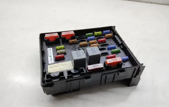 Volkswagen PASSAT B7 Fuse module L0105943080811