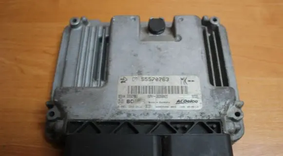 Opel Insignia A Engine control unit/module ECU 55570763 55567952 0261209353