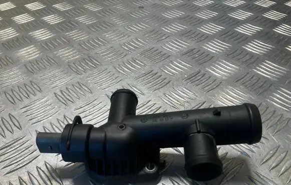 Volkswagen Crafter Engine coolant pipe/hose 03L121131P