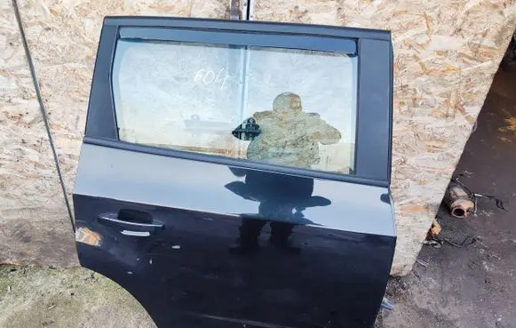 Chevrolet Orlando Rear door