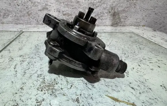 Volvo S80 Vacuum pump 08699237