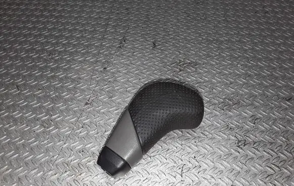 Mitsubishi Pajero Gear lever shifter trim leather/knob