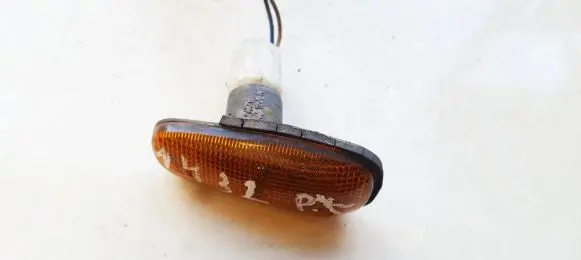 Nissan Altima Front fender indicator light