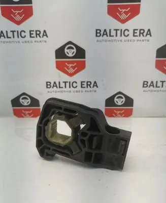 BMW 1 F20 F21 Radiator mount bracket 7575248