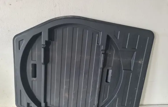 Trunk/boot floor carpet liner