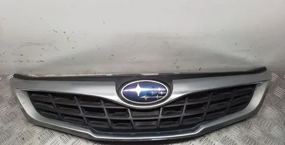 Subaru Impreza III Front bumper upper radiator grill