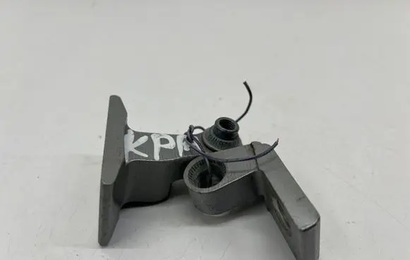 Mini Clubman F54 Front door lower hinge 
