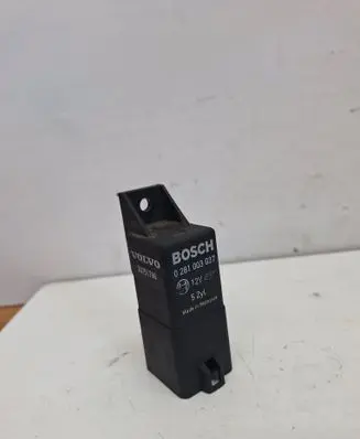 Volvo XC90 Glow plug pre-heat relay 30751798