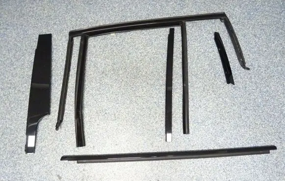 BMW X4 G02 Rear door glass trim molding