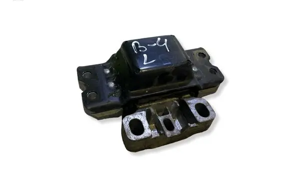 Volkswagen PASSAT B6 Engine mount bracket 3C0199555