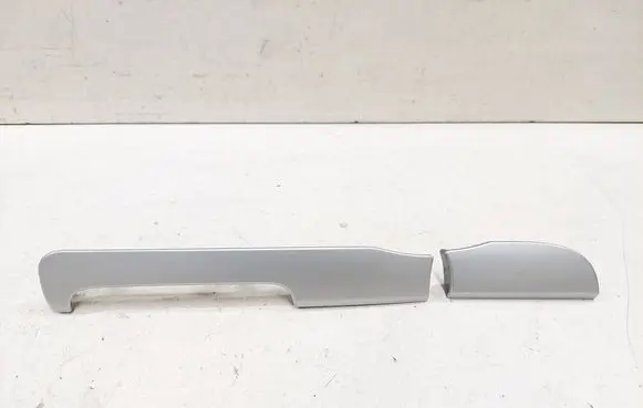 Dashboard glove box trim