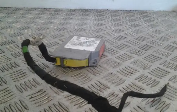 Volkswagen PASSAT B5.5 Airbag control unit/module 1C0909605 5WK43121 0034HD08RP4F