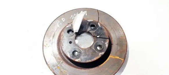 Toyota Yaris Front brake disc ventiliuojamas