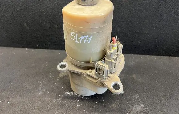 Ford C-MAX I Power steering pump 4M513K514BD