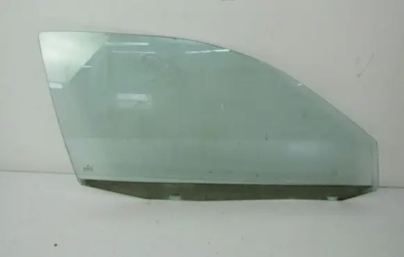 Volkswagen Golf IV Front door window glass four-door 