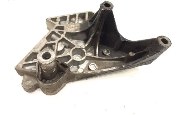 Volkswagen Golf V Engine mounting bracket 03G199207G
