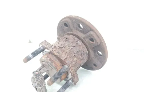 Opel Astra H Rear wheel hub 