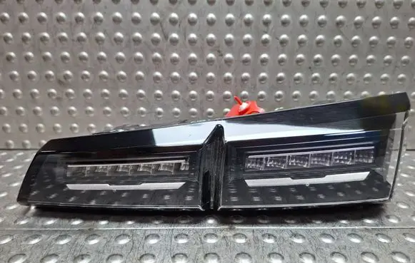 Peugeot 308 Rear/tail lights S26312007 9835300580