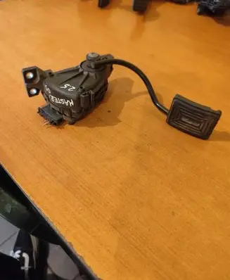 Renault Master II Accelerator throttle pedal 6PV00811906 7700314526