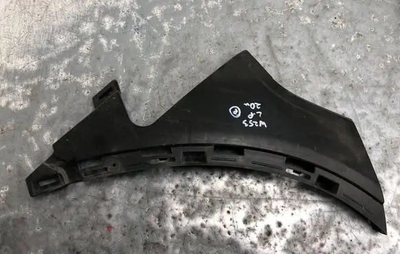 Mercedes-Benz GLC X253 C253 Front bumper mounting bracket A2538857702
